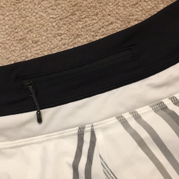 Lululemon Groovy Run Short 6 - Picture 7 of 14